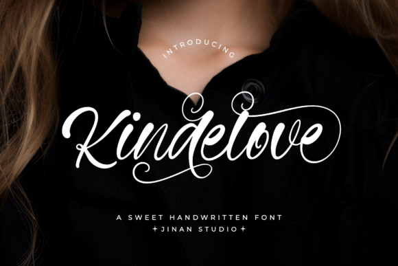 Kindelove: A Handcrafted Script Font for Digital Branding
